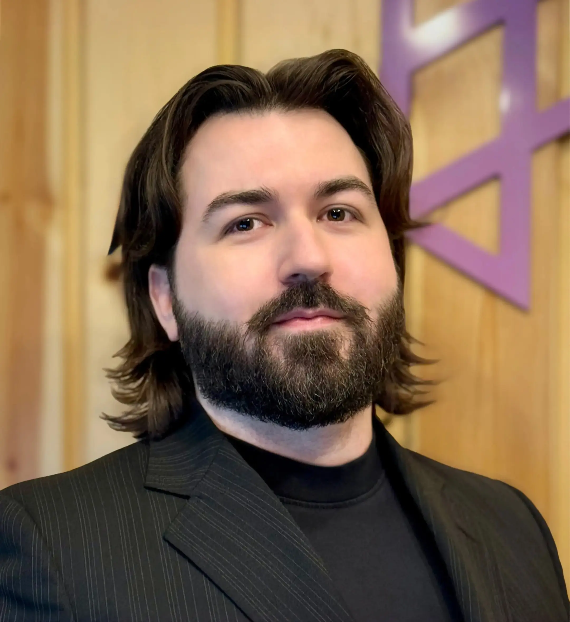 alex whalen headshot